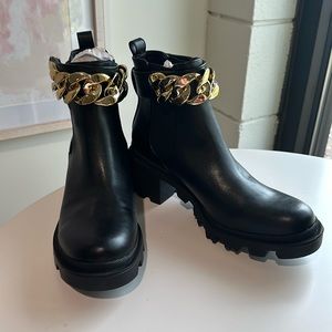 NWT Black & Gold Booties Size 9